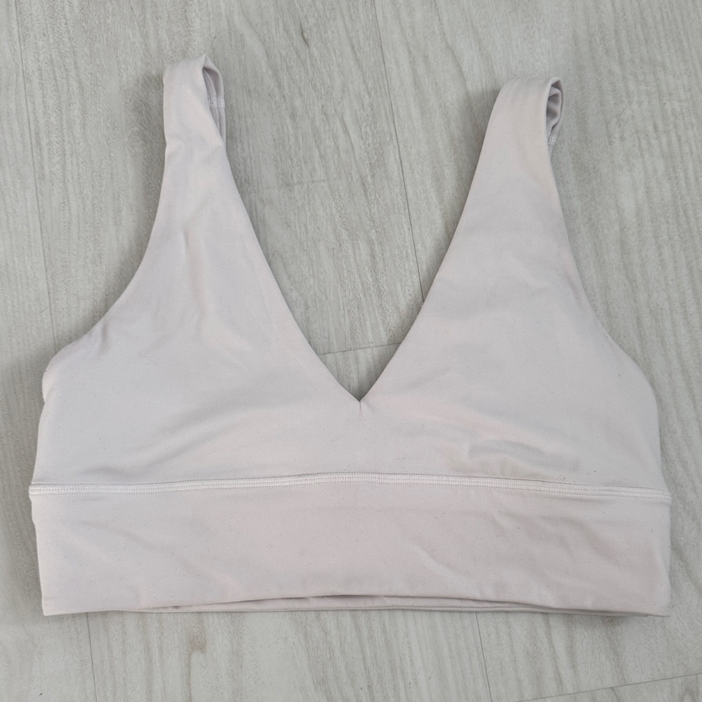 LULULEMON WHITE SPORTS BRA